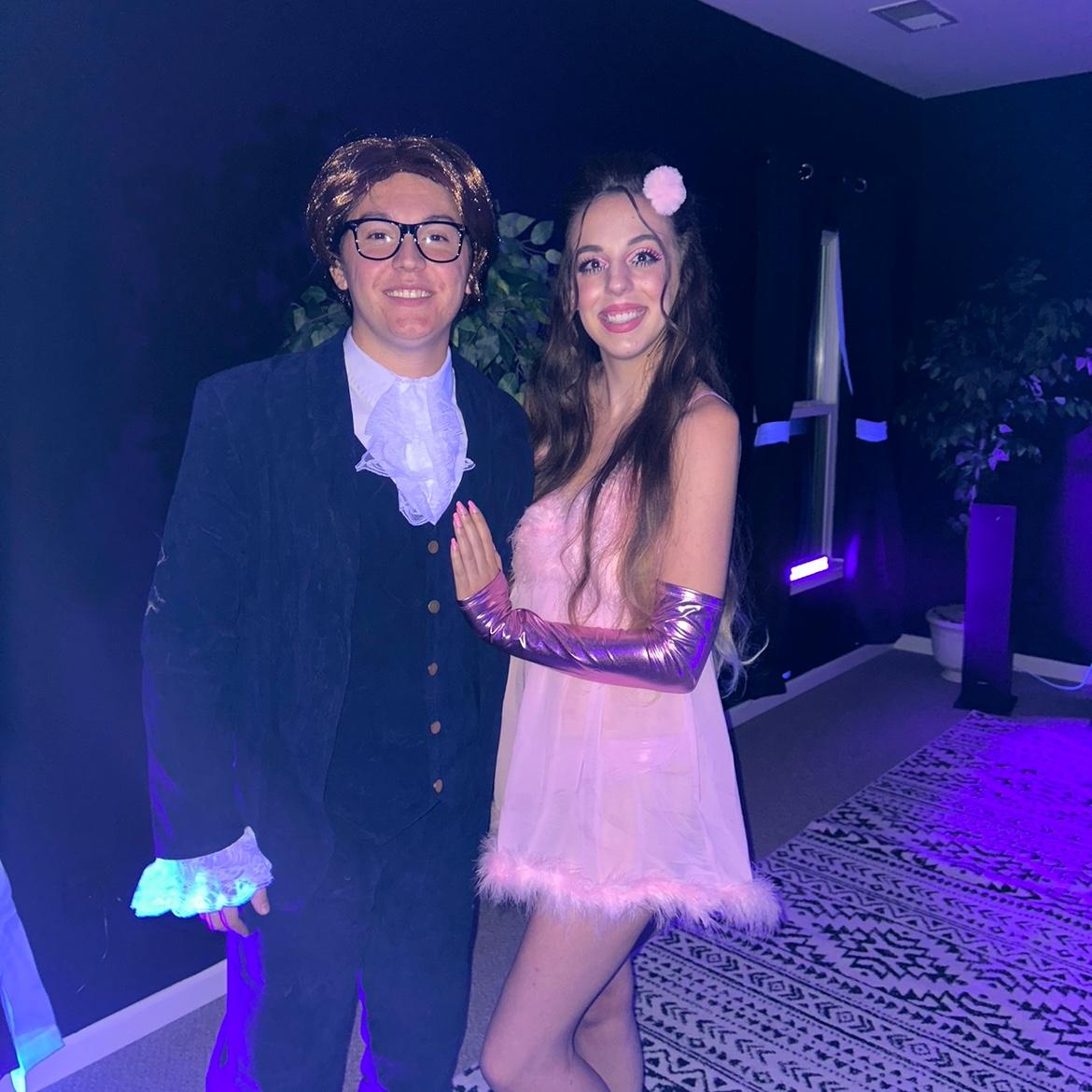 Halloween 2022 - Austin Powers & Fembot