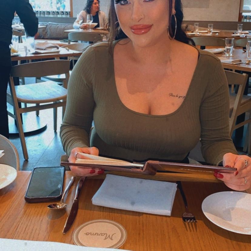 Kayla ( Bestfriend/ Maid of Honor)