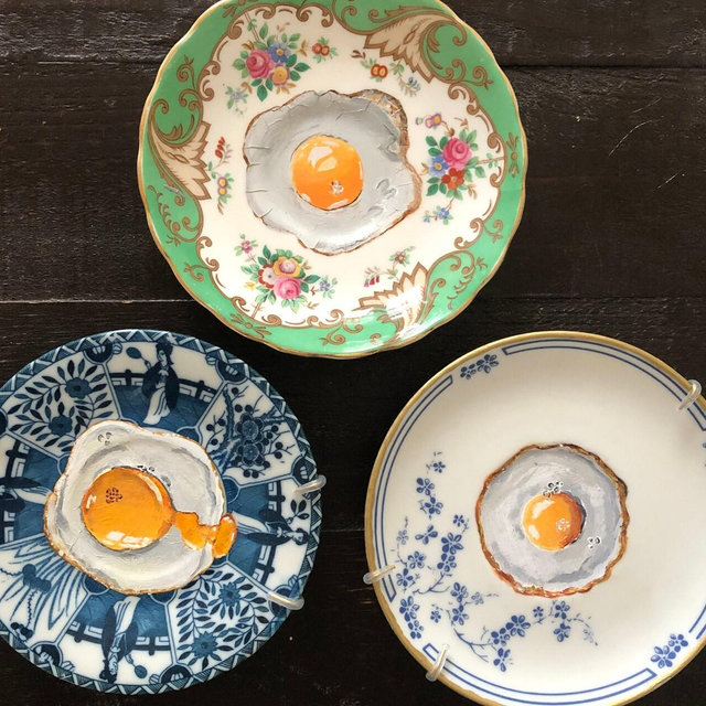 Wall plate egg