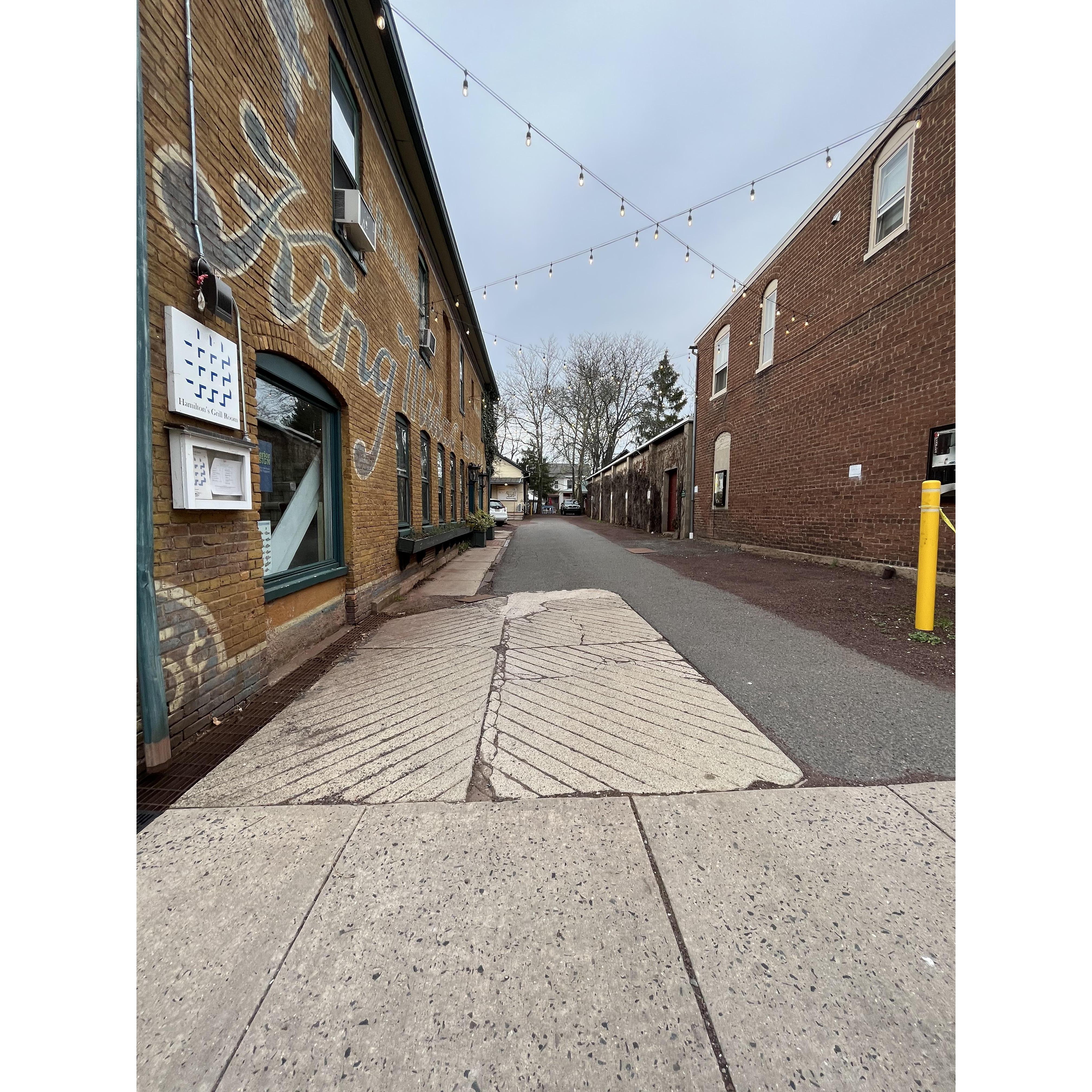 This is the alley that leads to the reception location, Hamilton's Grill Room!