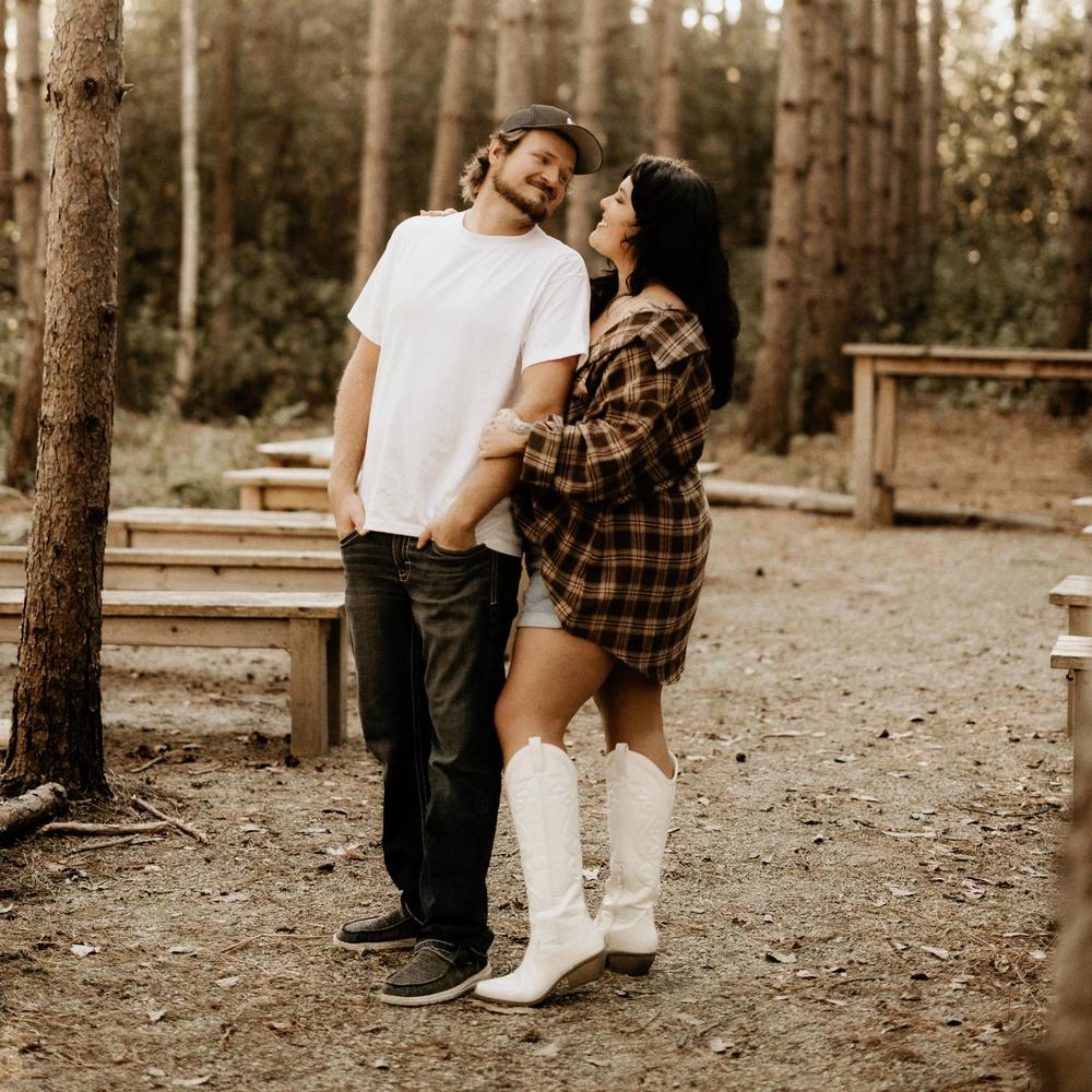 Taylor Robbins and Aaron Schadrie's Wedding Website, image size:1000x1000