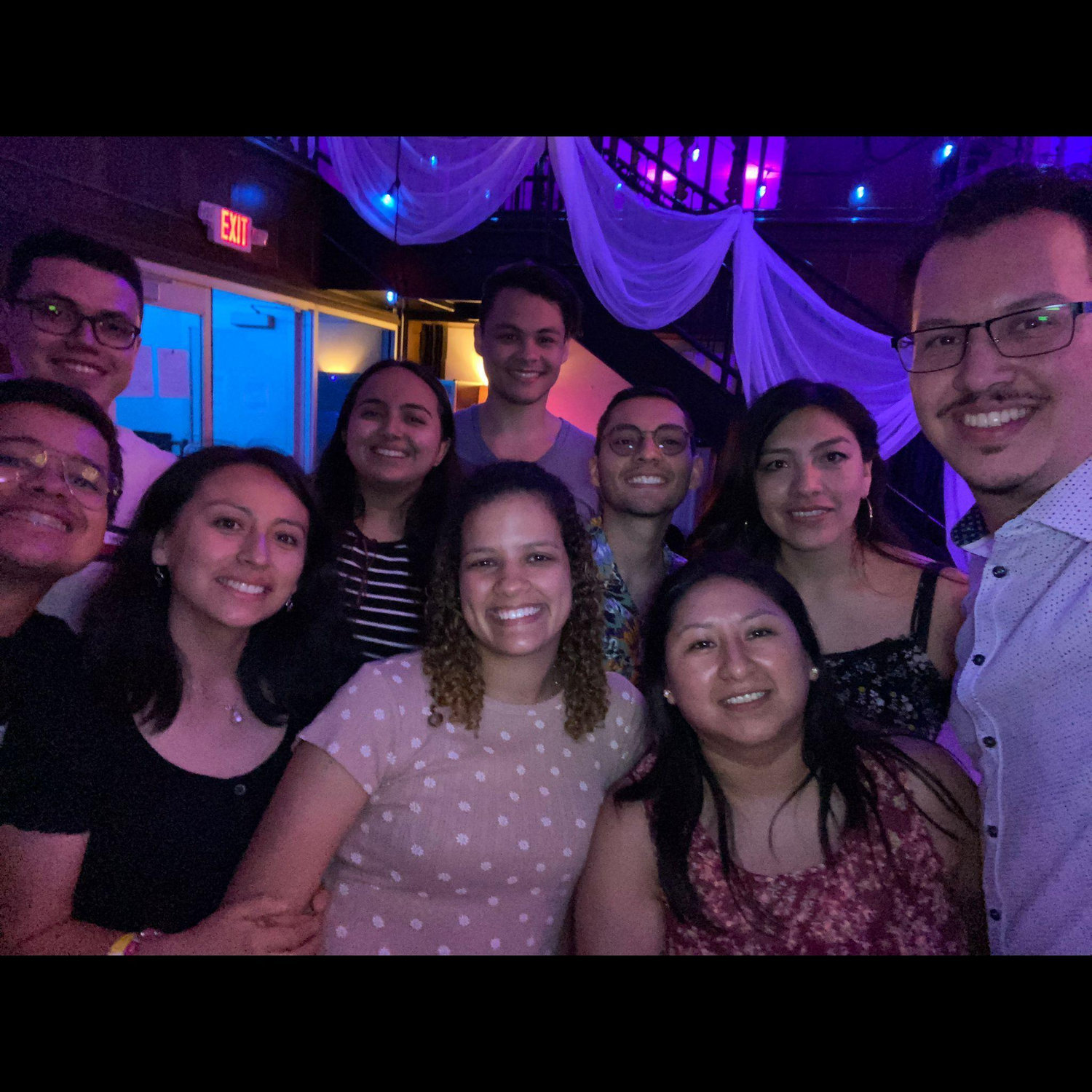 Celebramos la defensa de tesis de Mario bailando salsa con nuestros amigos 💃🪇🕺