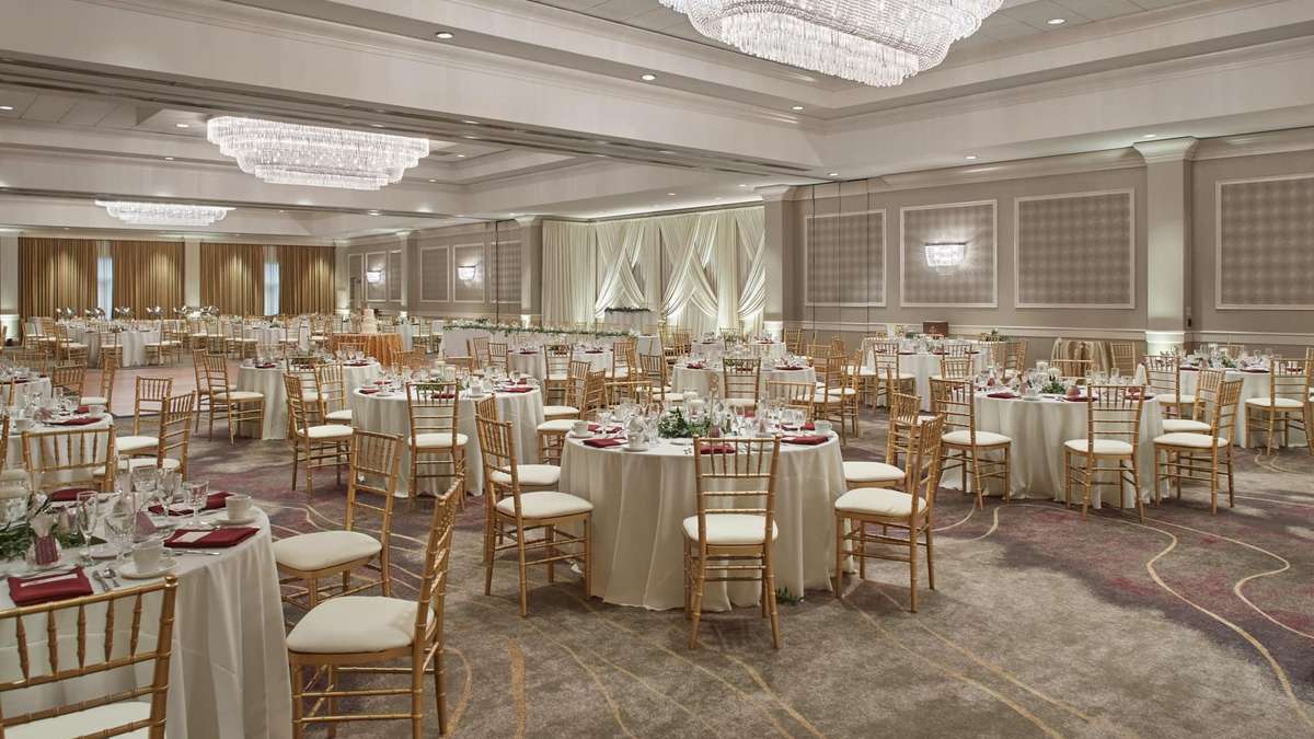 Hilton Akron/Fairlawn - Wedding Venues - Zola