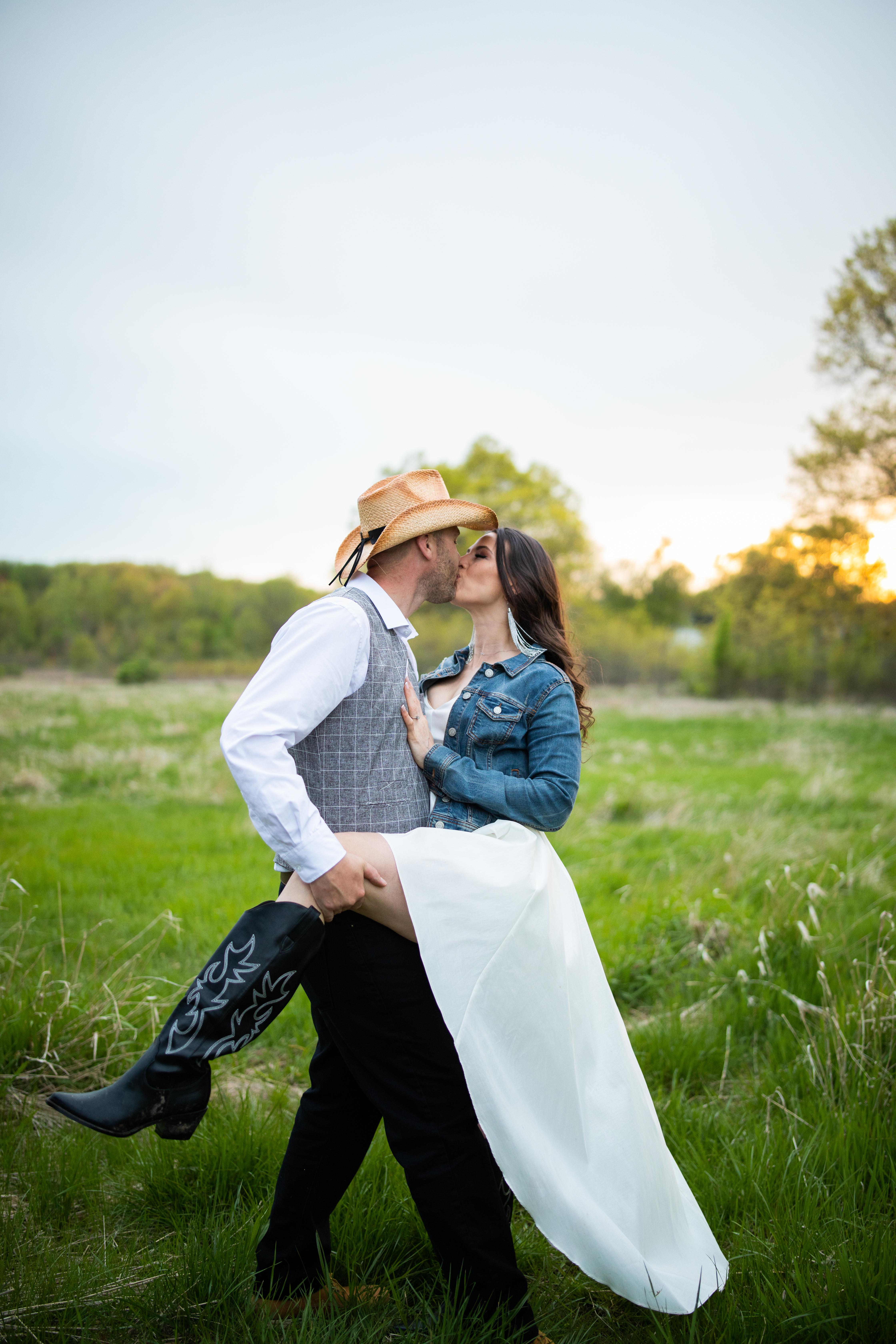 The Wedding Website of Kasia Mazur and Robbie Miller