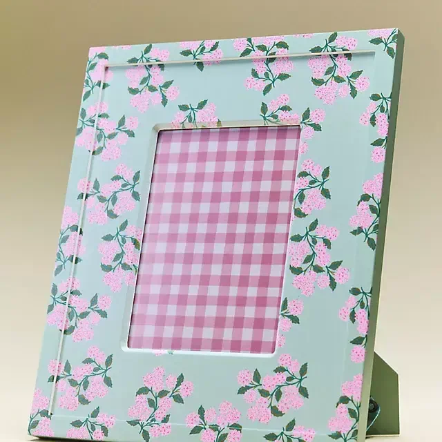 Pattern Drench Frame