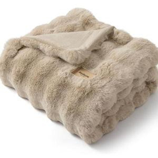Bedsure GentleSoft Fluffy Faux Fur Blanket Twin Size, Fuzzy Soft Bubble Blanket for Couch, Faux Fur Decor for Home Living Room, Thick Furry Cozy Gifts for Women, Beige, 60x80 Inch