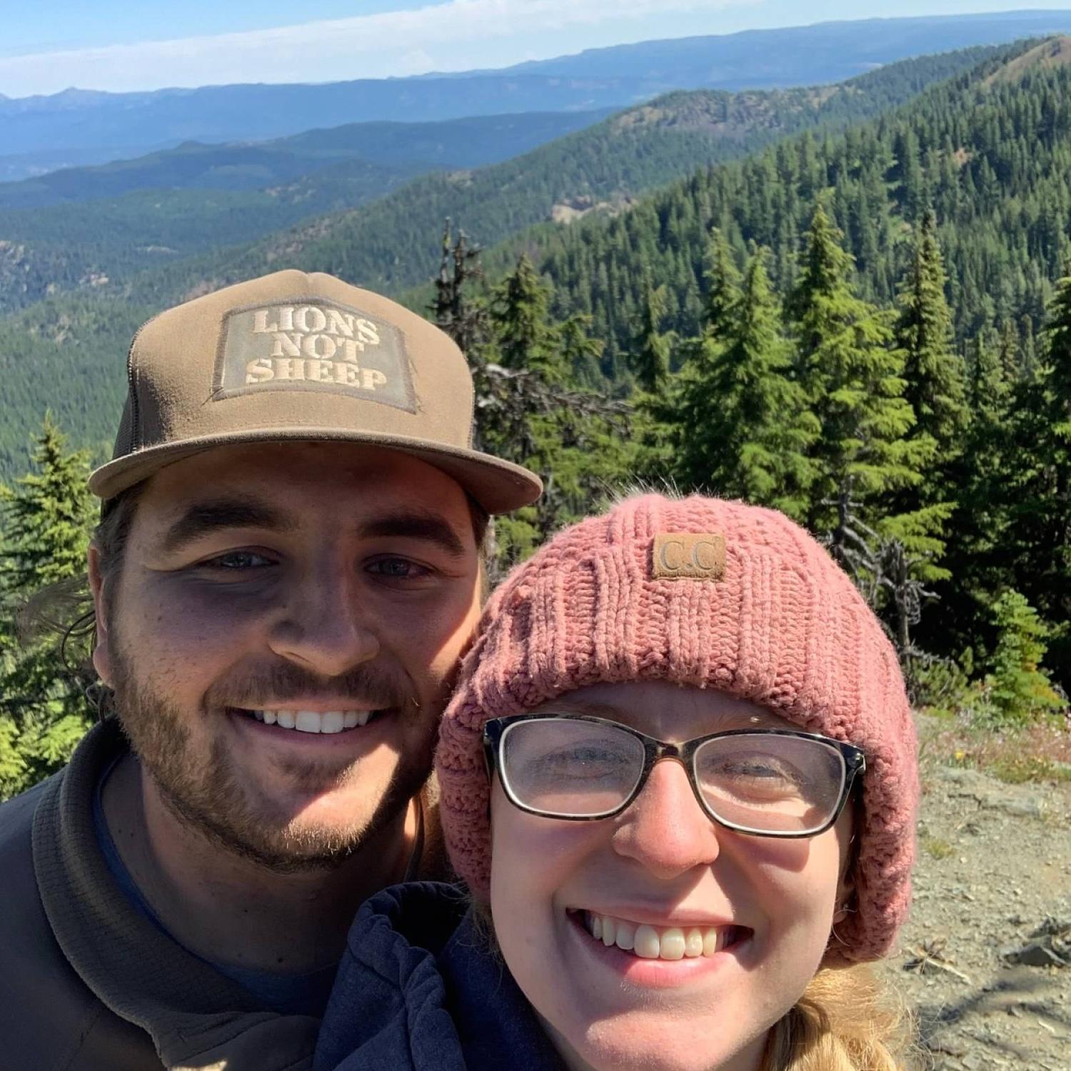 Alexa and the pups moved to Washington! This was one of the first adventures exploring Washington hiking and fishing that Chase took Alexa on.