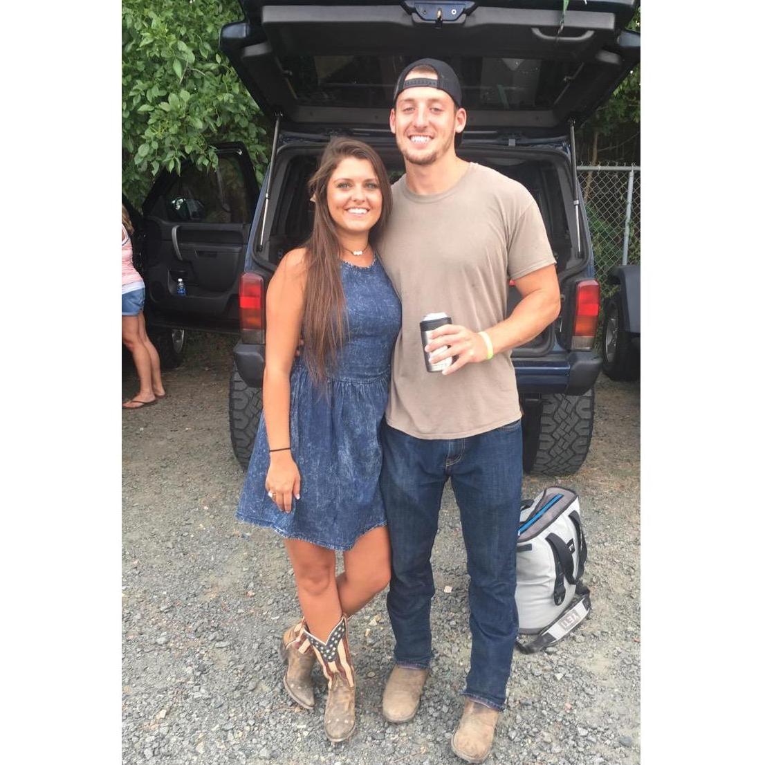 We love country concerts!!