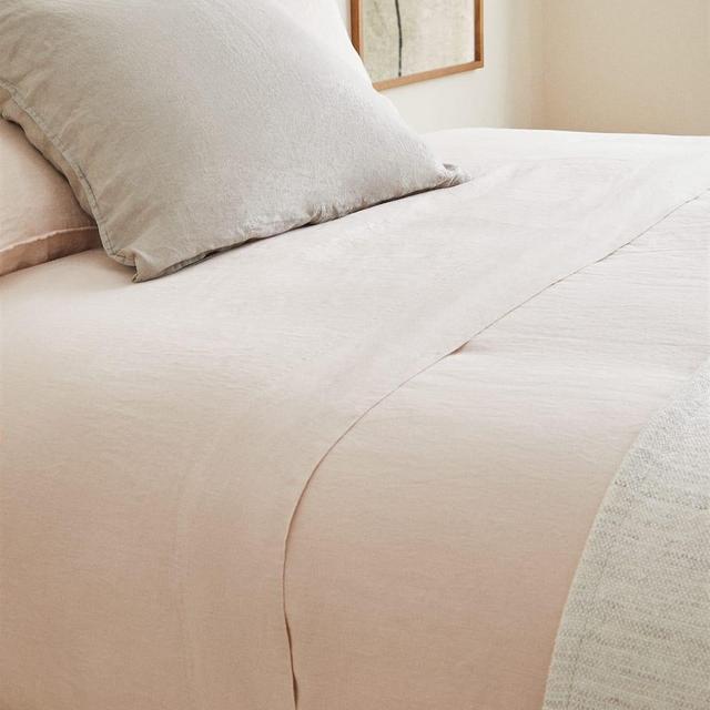Zara Home Cotton Percale pillow covers (2) dimensions 19.9 X 29.9
