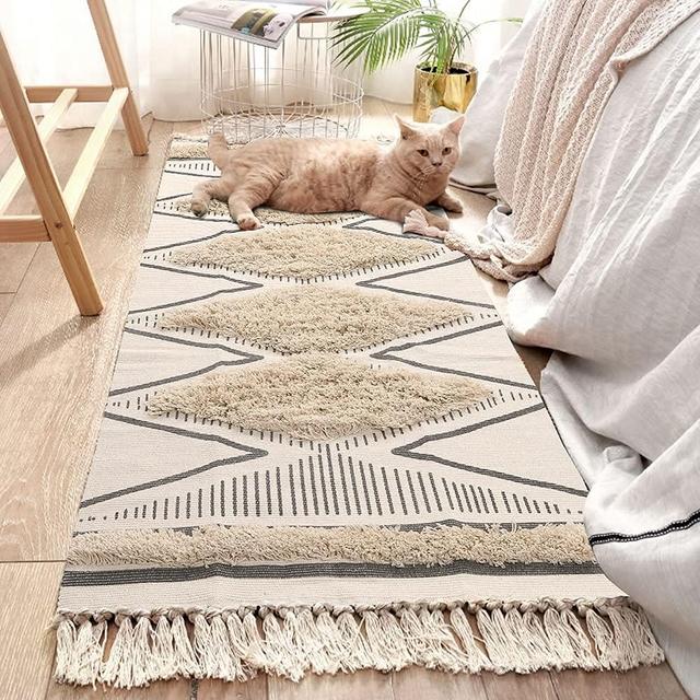 Boho Kitchen Runner Rug 2'x5' LEEVAN Tufted Geometric Farmhouse Hallway Rugs with Tassels Washable Woven Tribal Diamond Throw Accent Rug Doormat for Kitchen Sink/Living Room/Bedroom