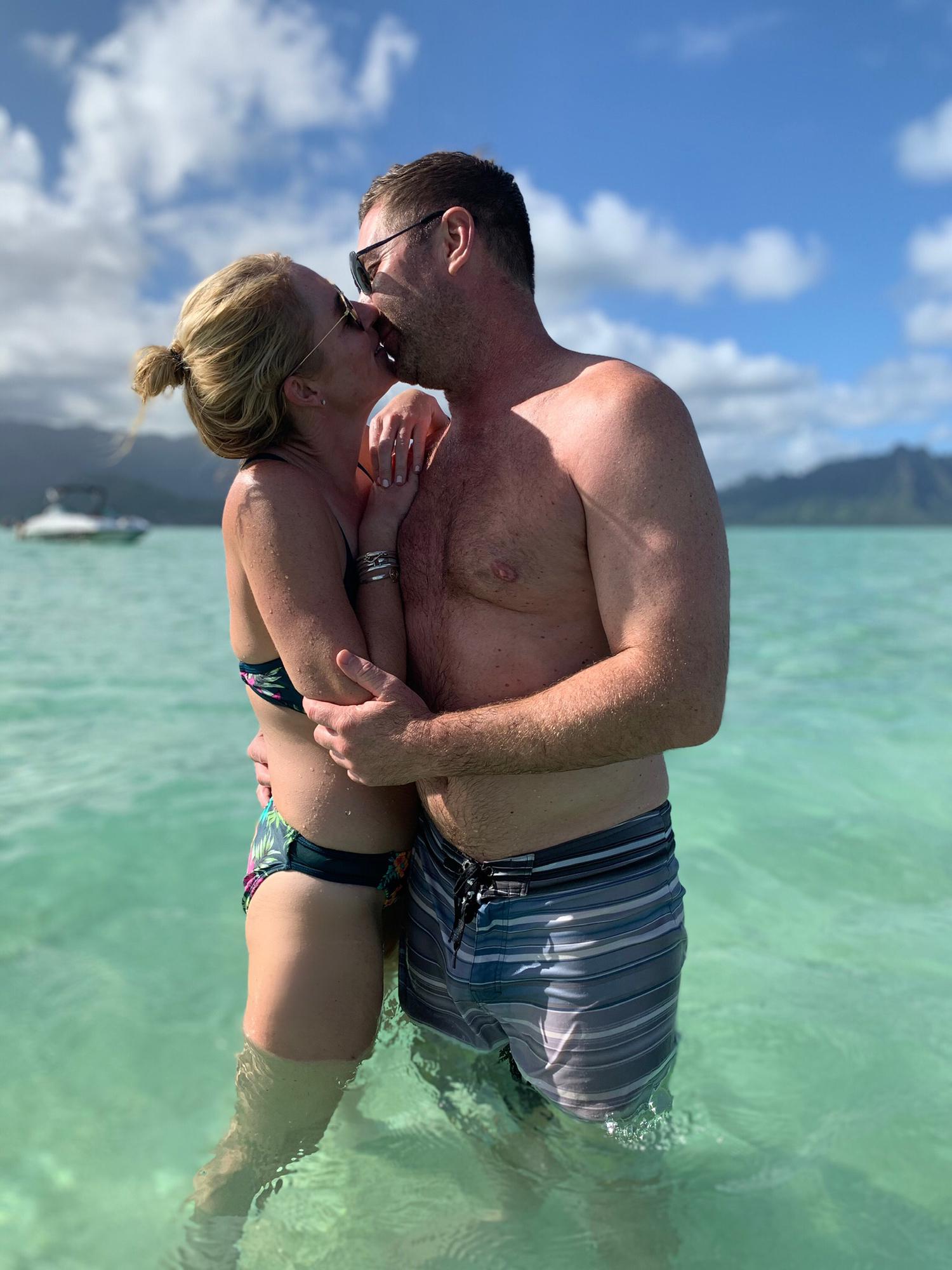 Our favorite place - Sand Bar in Oahu 🤙🏽