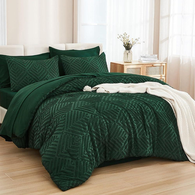 Andency California King Comforter Set Dark Emerald Green - 7 Pieces Bed in a Bag Cal King Beddding Comforter Sets, Tufted Lightweight Fluffy Bed Set with Comforter, Sheets, Pillowcases & Shams