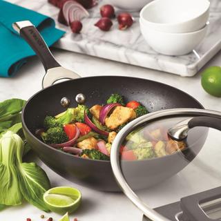 Symmetry Nonstick Covered Stir Fry