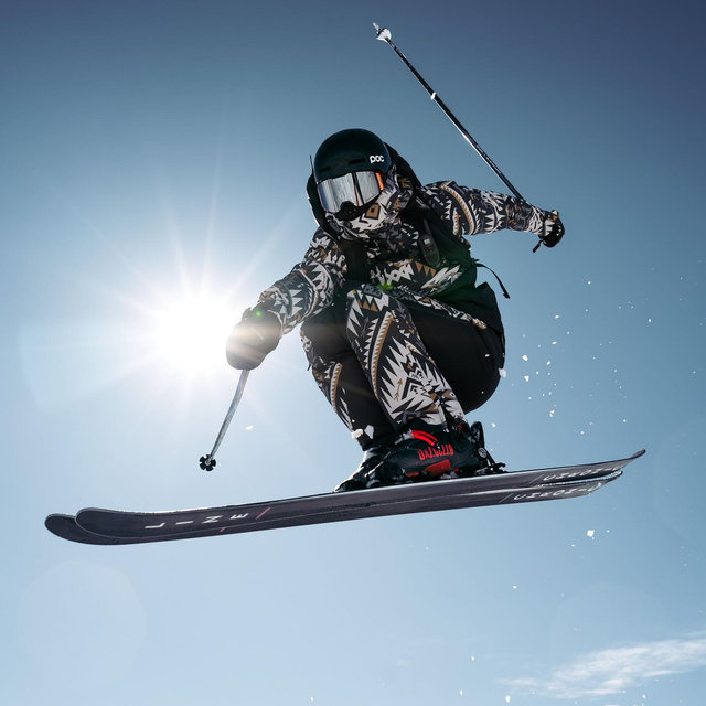 Ski lessons for Bela / Aulas de esqui para Isabela