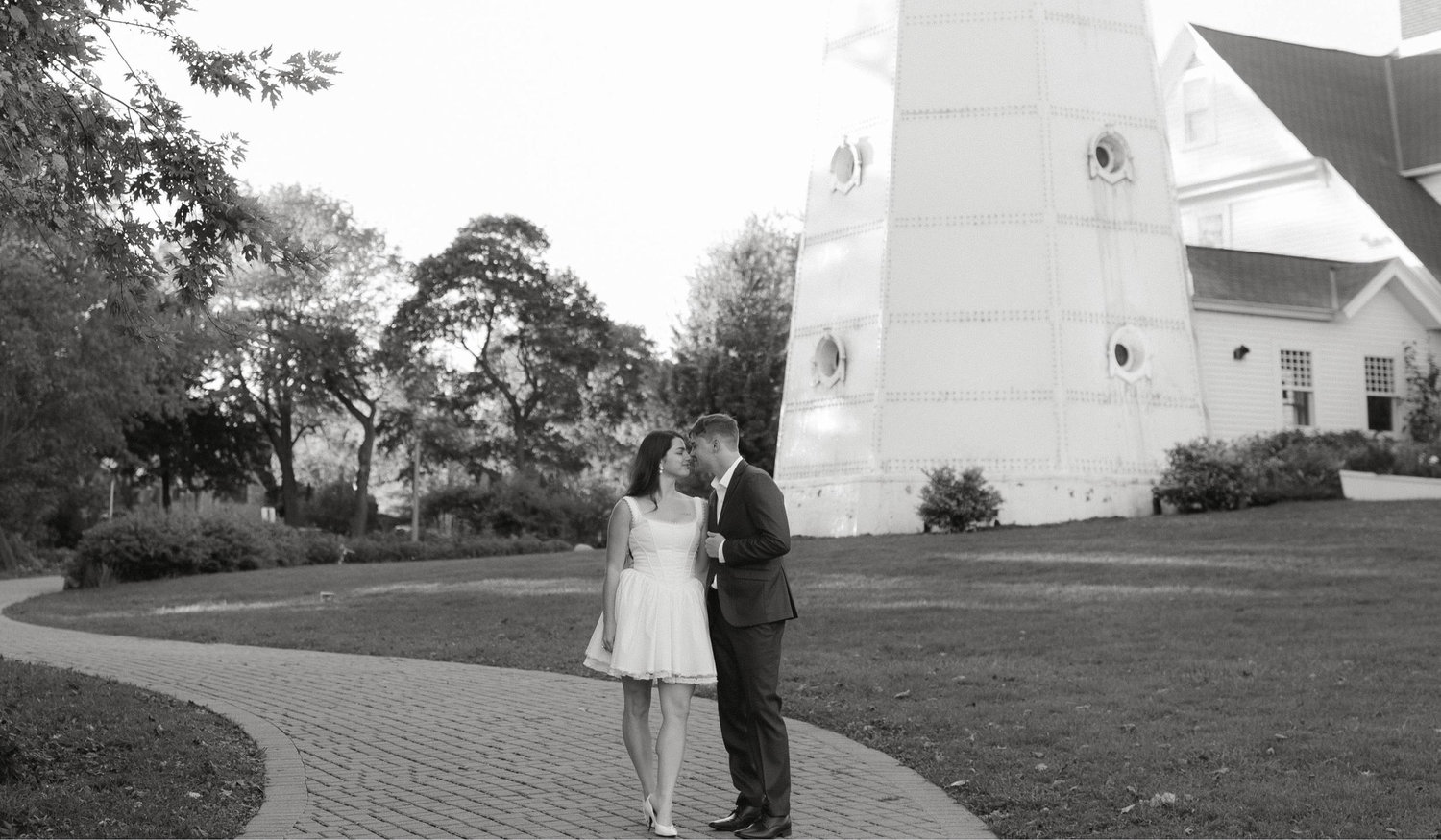 The Wedding Website of Raquel Favia and Travis Piotrowski