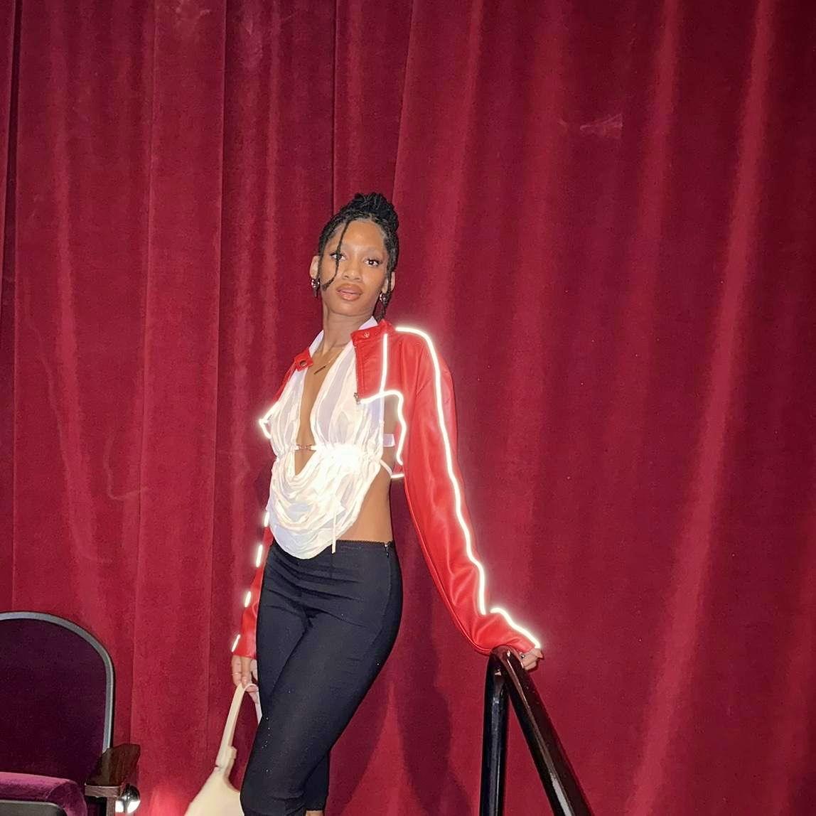 A pose that makes a statement!