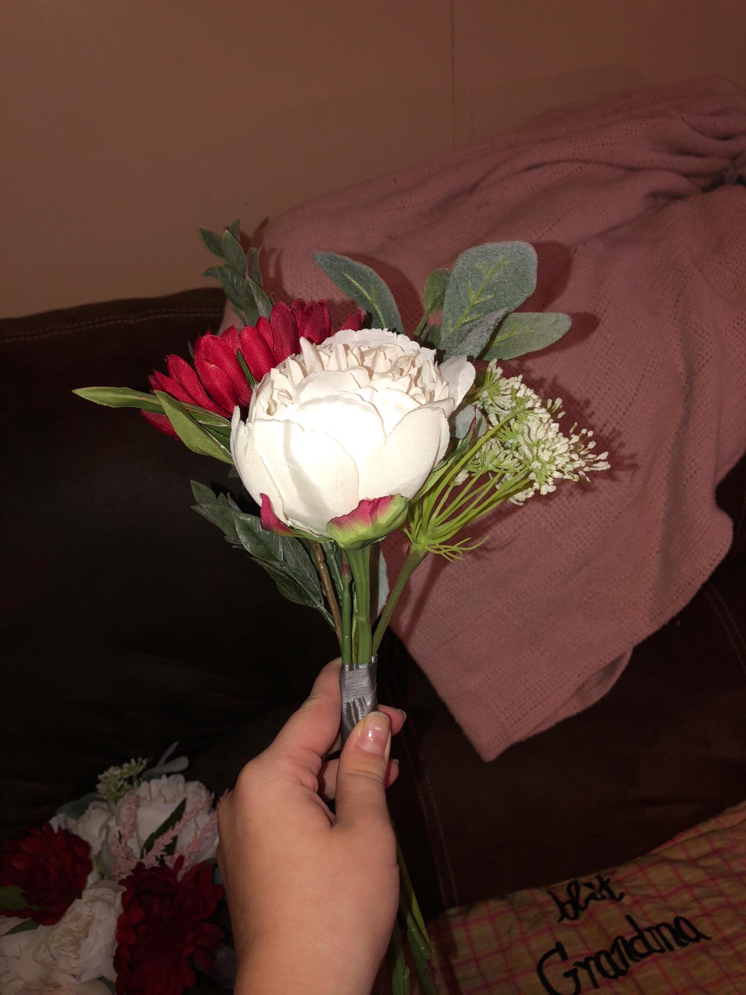 Bridesmaid’s bouquet from the front