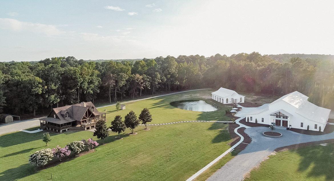 The Wedding Website of Zachary Combs and Emma Hodges