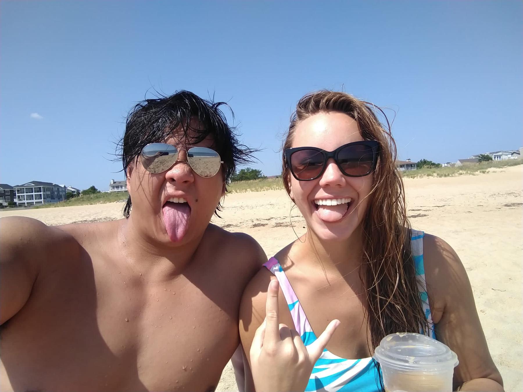 "Let's do a fun pose"