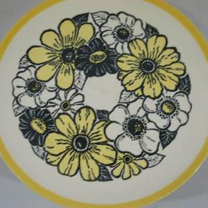 4 Vintage Andre Ponce Decostone Dinner Plates Yellow & Black Flowers Homer Laughlin