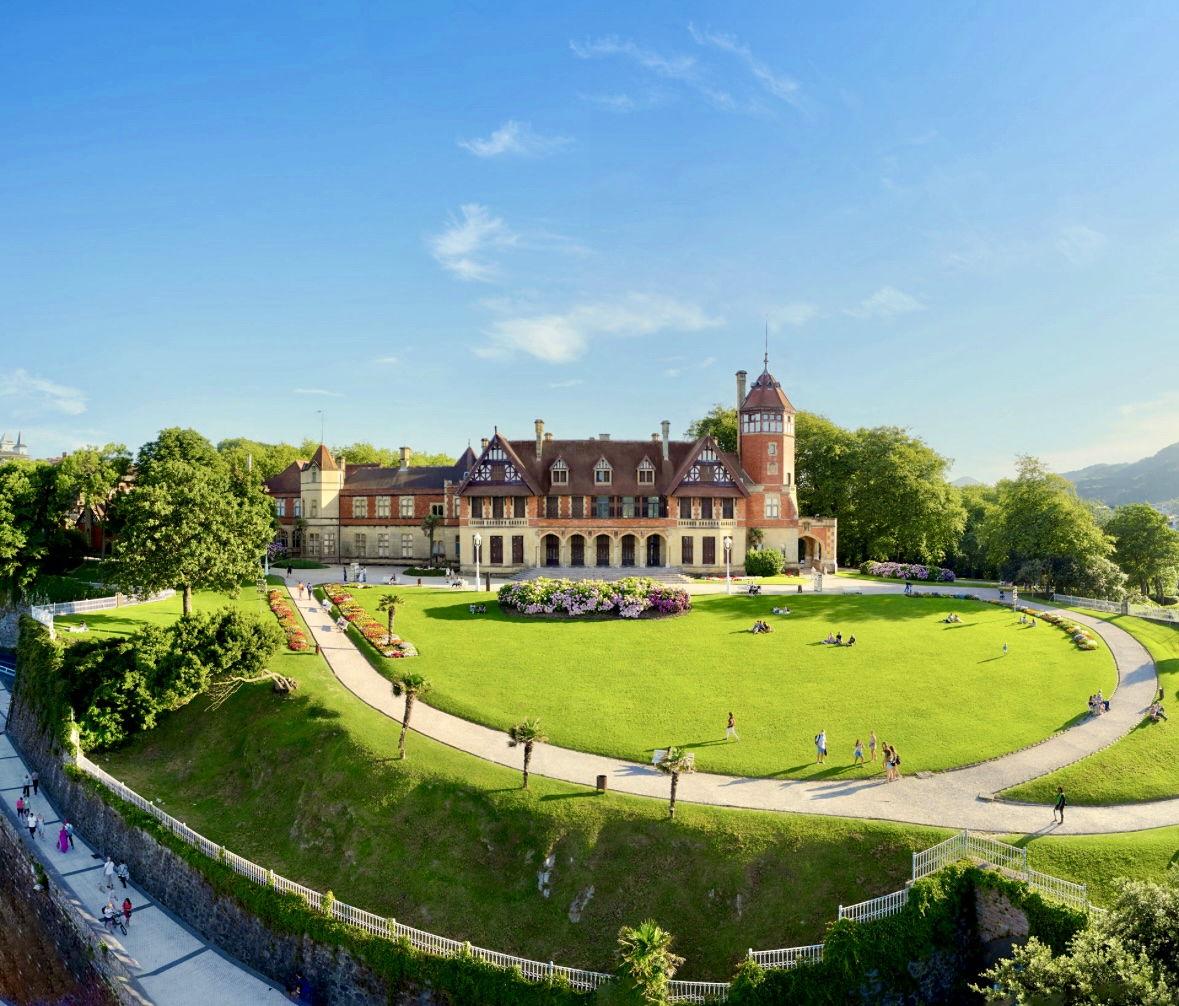 The Wedding Website of Maria Schwarz and Brice Holland