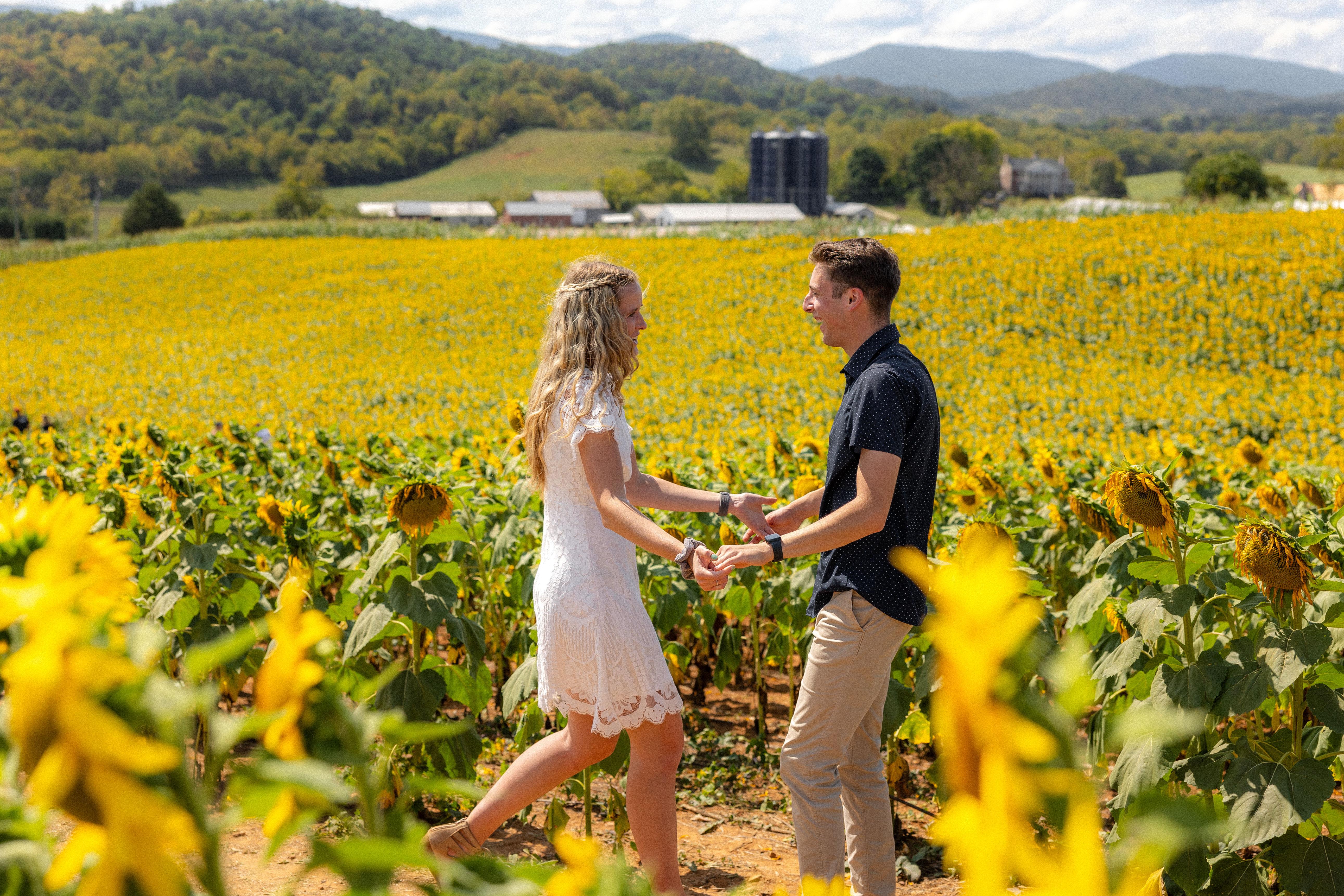 The Wedding Website of Lindsey Scott and Jonah Ripley