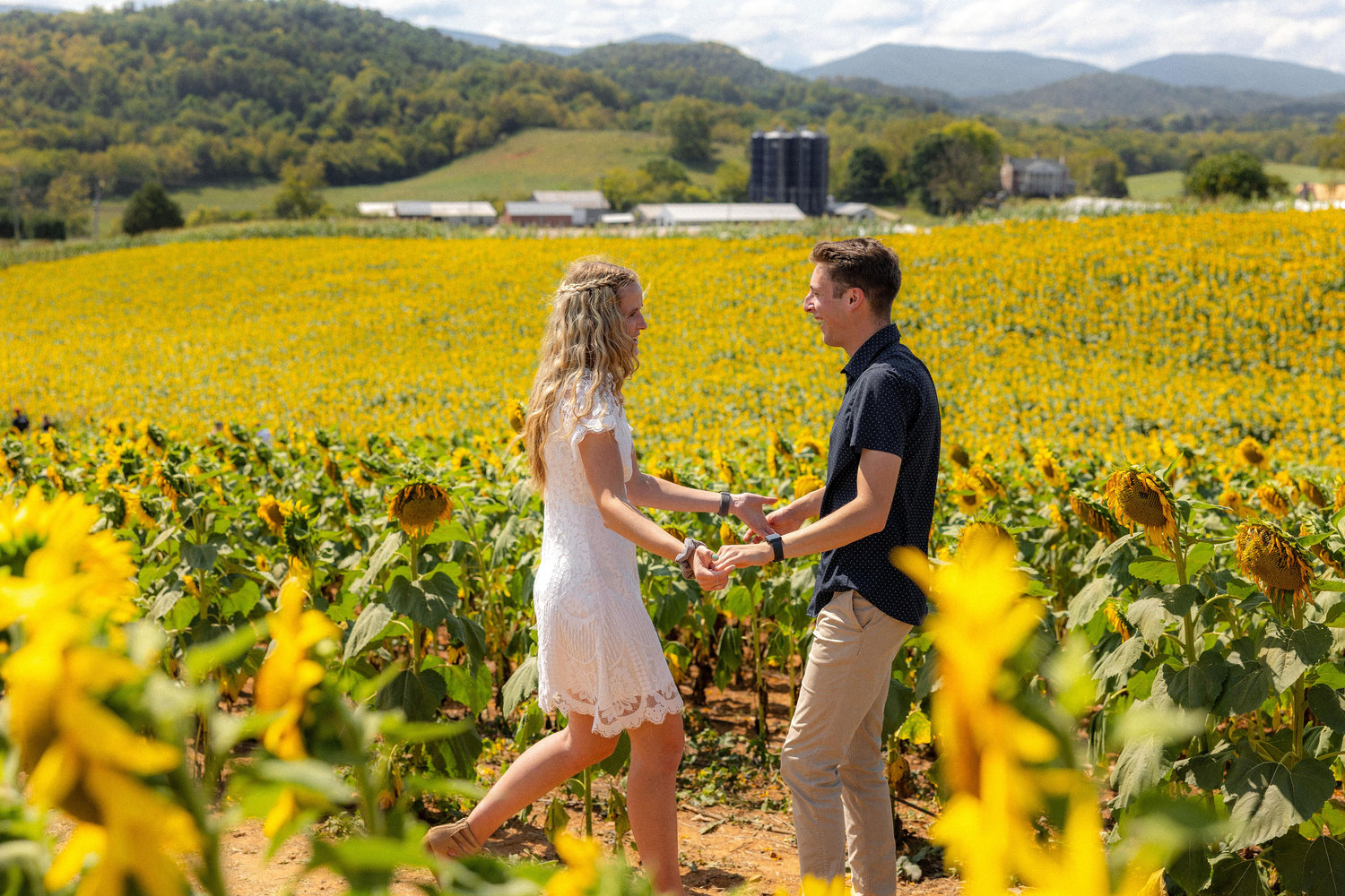 The Wedding Website of Lindsey Scott and Jonah Ripley