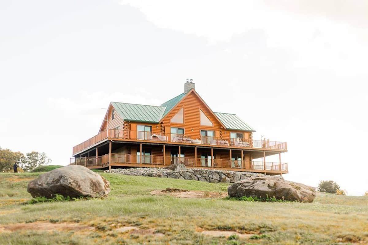 The Wedding Website of Kellie Loftus and Mario Belledonne