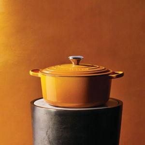 Signature Round Dutch Oven - 5.5 qt Nectar
