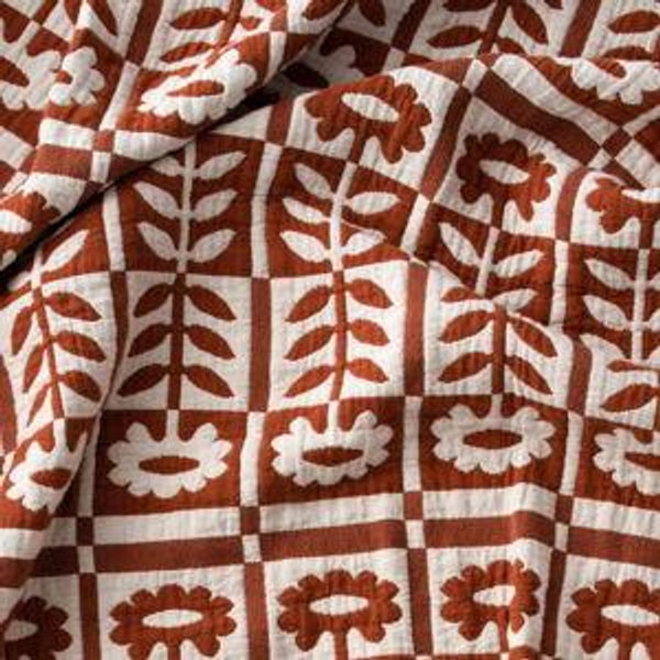 Stillwater Floral Quilt in Auburn