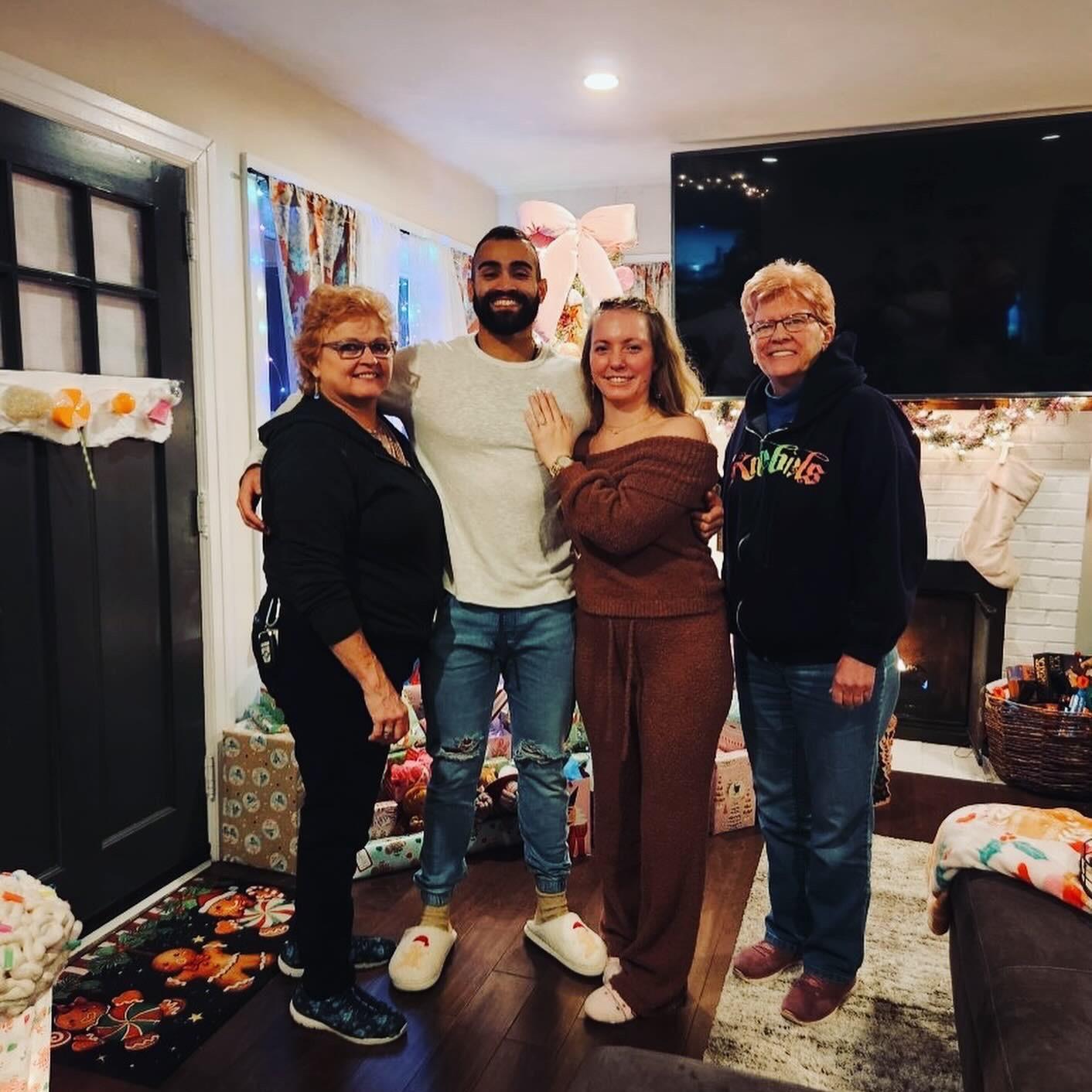Picture with Jeff’s aunts right after he proposed 🥰