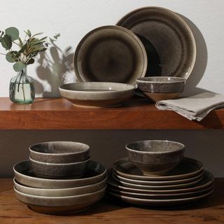 Hailstone 16-Piece Dinnerware Set, Service for 4