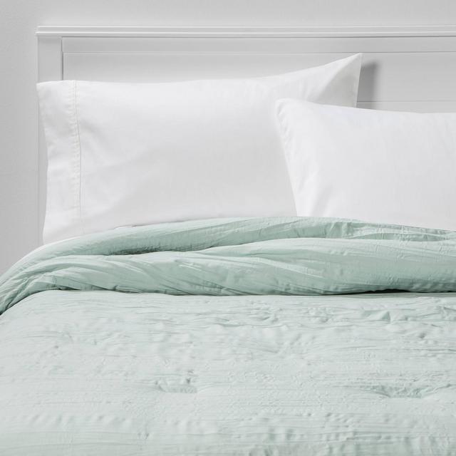 Full/Queen Crinkle Texture Comforter Mint - Room Essentials™