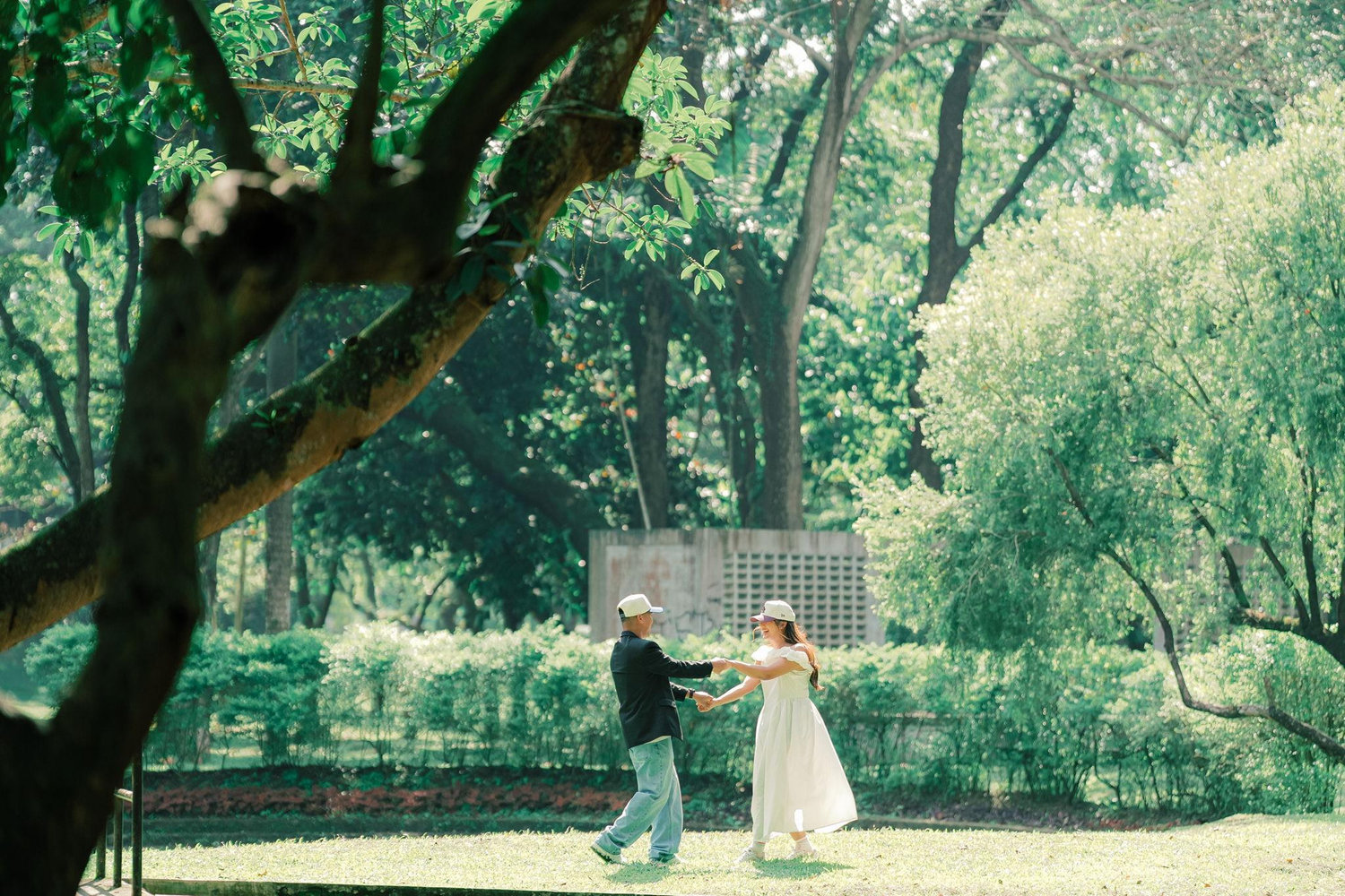 The Wedding Website of Lindsay Tugay and Jonel Ollano