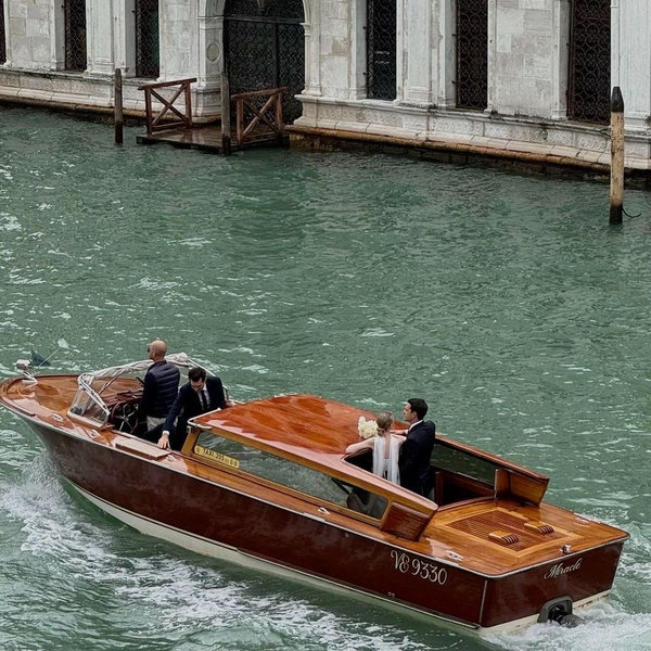 Venice Canal Boat Tour - Credit Card Option