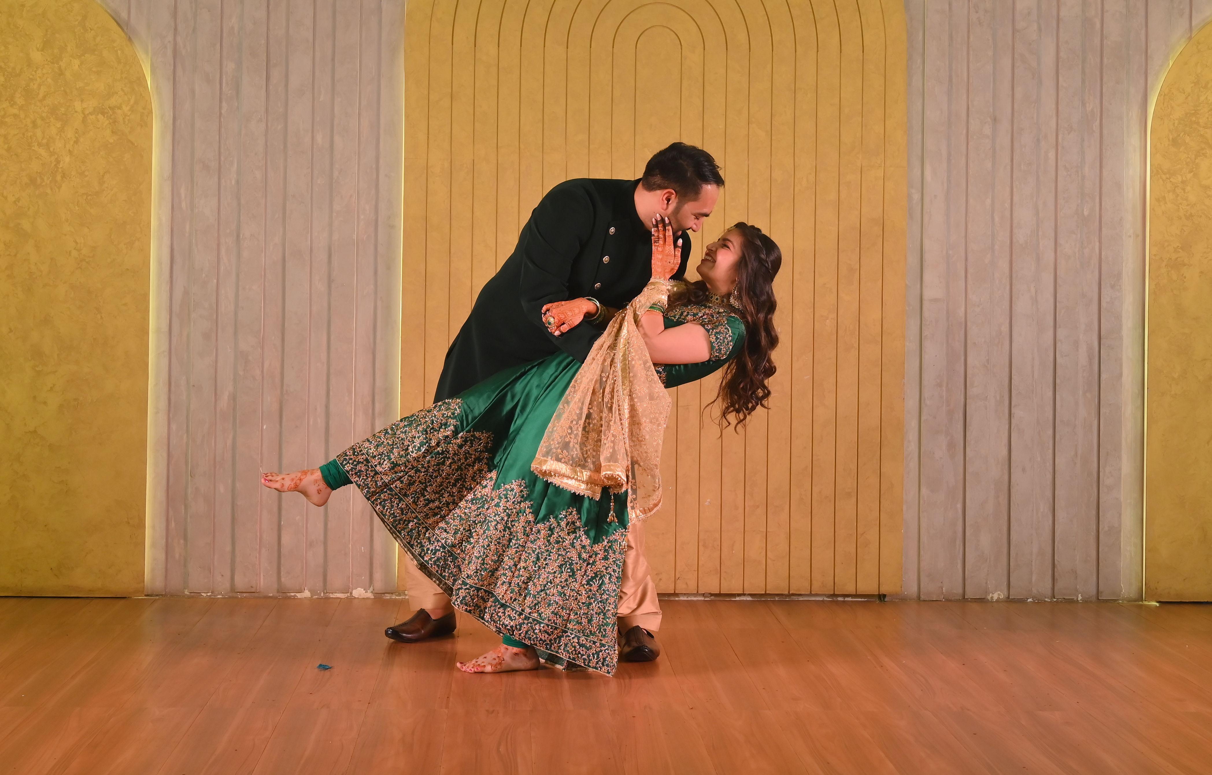 The Wedding Website of Maahi Dharia and Shivam Vyas