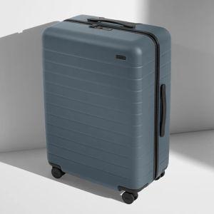 Away: Medium Luggage (Coast Blue)
