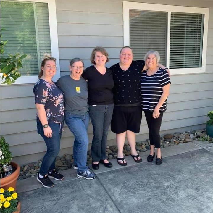 Lindsey (Amy's sister), Vicky (Amy's mom), Amy, Christina, and Zemmie (Christina's mom).