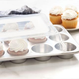 Naturals 12 Cavity Muffin Pan With High-Domed Lid