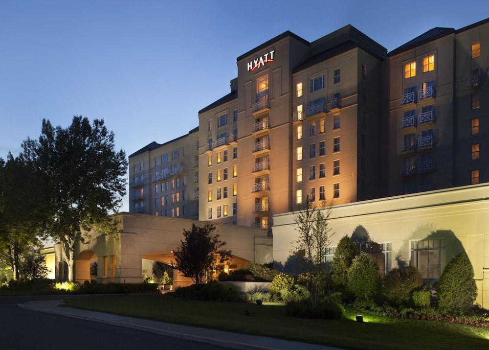 The Wedding Website of Aliyah Alli and Justin Cooksey