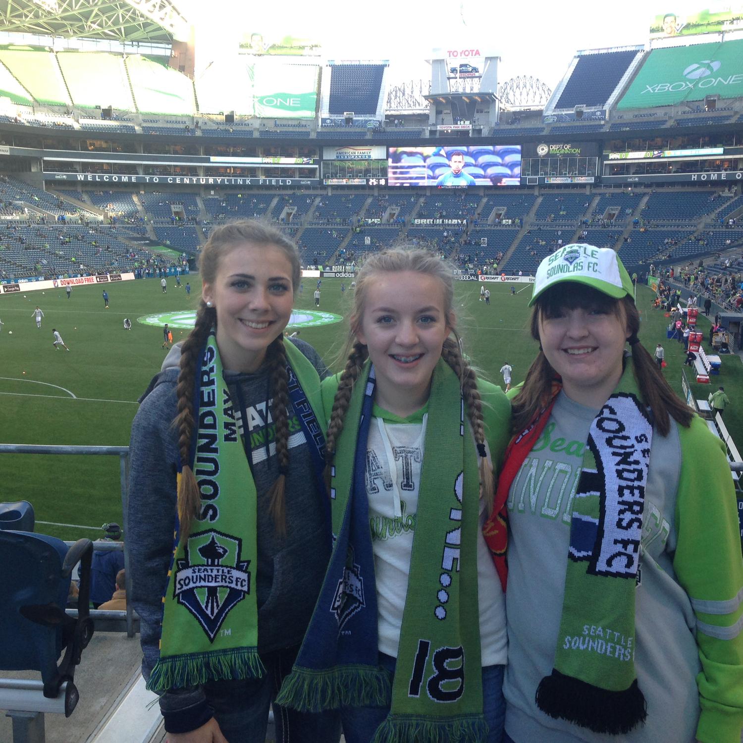 Chey, Chloe, and Desi in Seattle