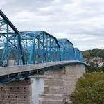 Walnut Street Walking Bridge