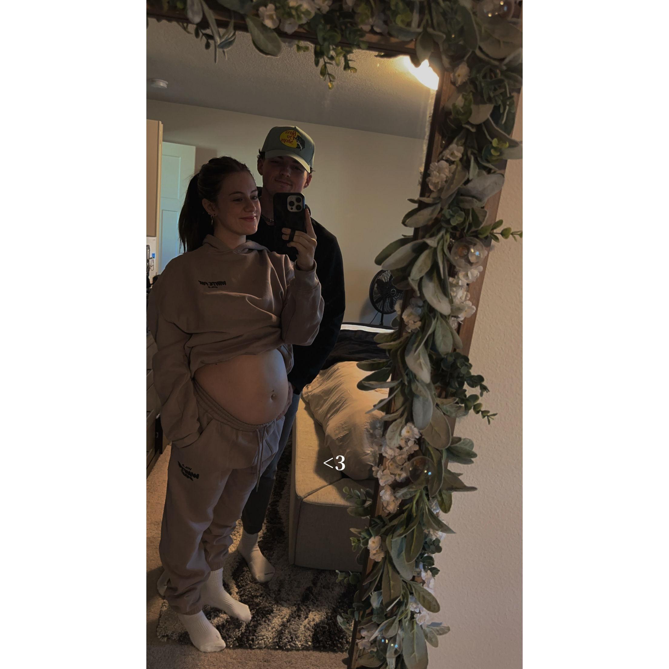 Alexis and Mason 7 months pregnant with Noa