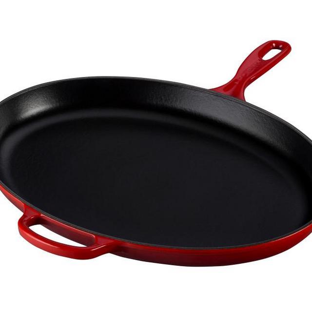 Signature Oval Skillet