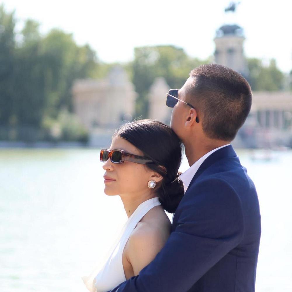 Carlos Nuñez and Daniela Vargas' Wedding Website, image size:1000x1000