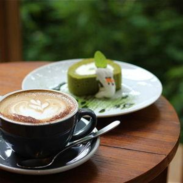 Honeymoon Brunch in Japan