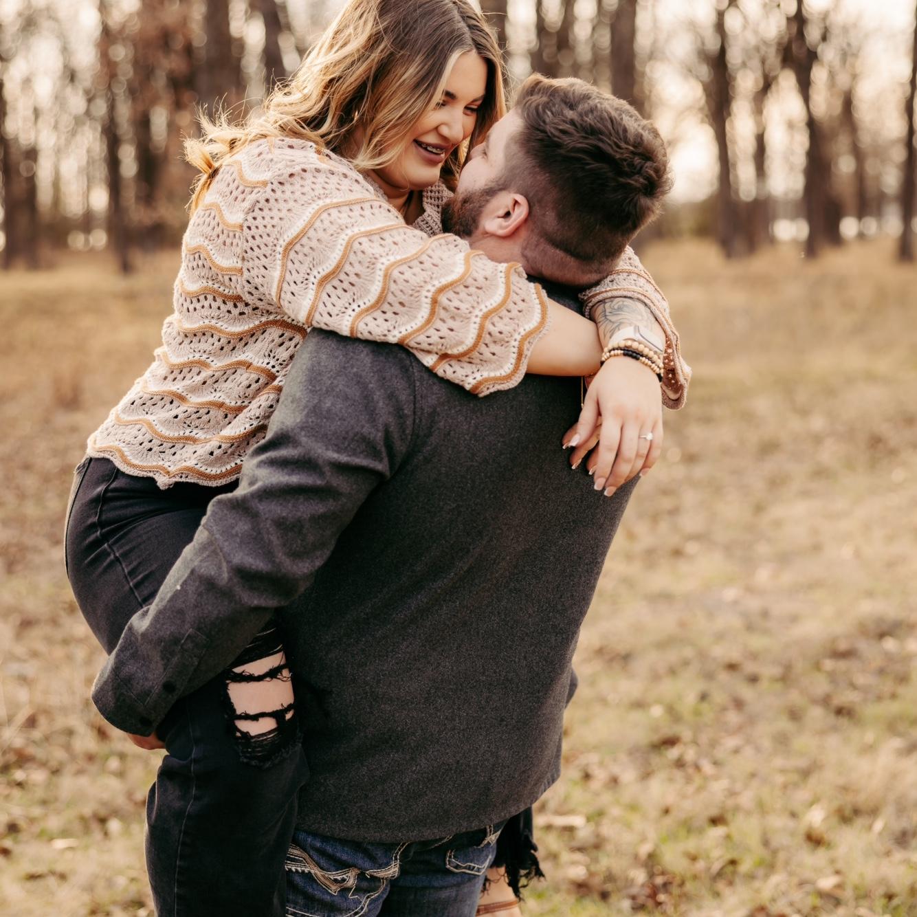 Another one of my favorite pics from our engagement pictures!💍