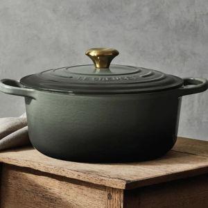 Signature Round Dutch Oven (color: thyme)