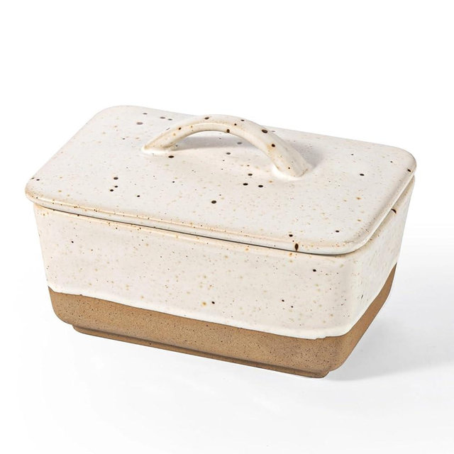 Besmeety Ceramic Butter Dish with Lid for Countertop, European 250g Butter Keeper, Vintage Farmhouse Decor (White)