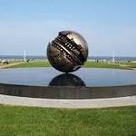 Sfera Grande di A. Pomodoro